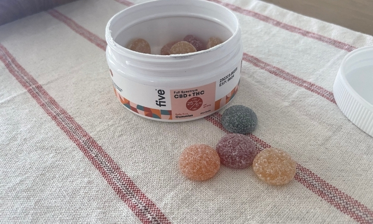 close up of the gummies