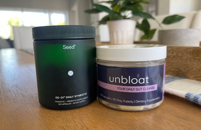 right product unbloat; left product seed daily synbiotic