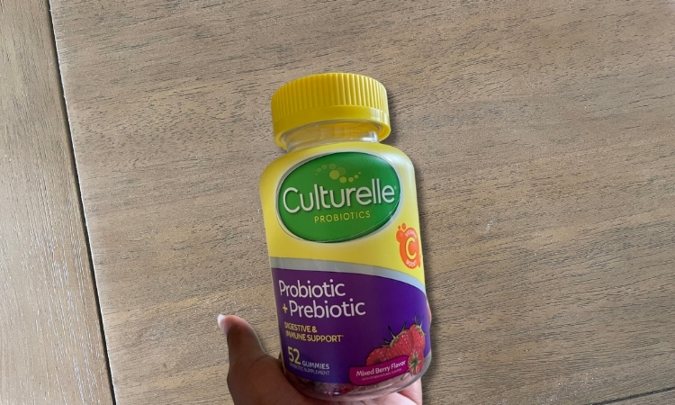 holding culturelle probiotic + prebiotic gummies